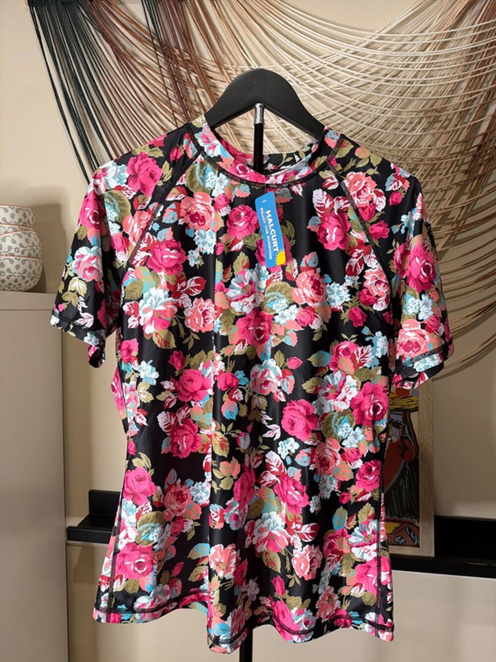 Halcurt NWT swim shirt L shelf bra 3151